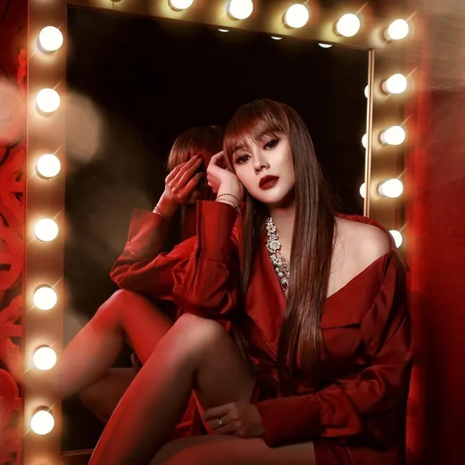 © instagram.com/aurakasih