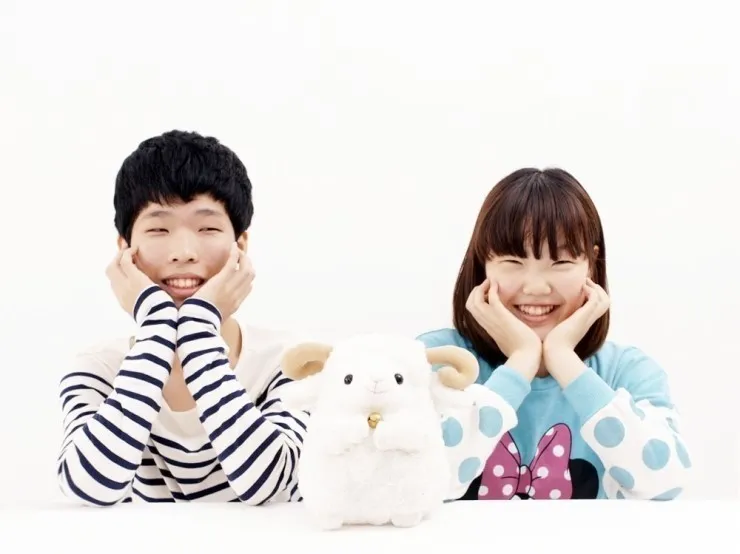 Akdong Musician (Give Love)