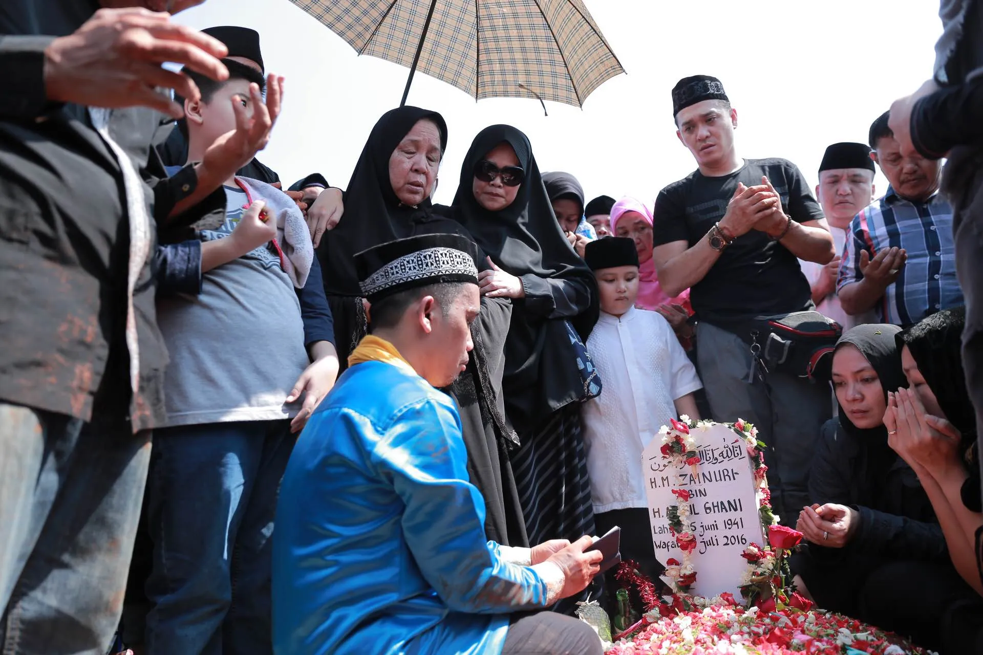 Fadli kirimkan doa untuk sang almarhum © KapanLagi.com®/Mathias Purwanto