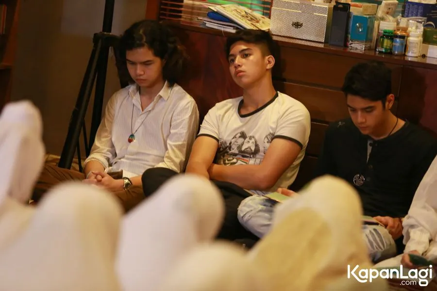 Pasca dilepasnya pen, Dul menyebut tulang di kakinya masih berlubang. ©KapanLagi.com/Agus Apriyanto