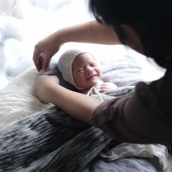 Baby Al pamerkan senyuman yang menggemaskan. So cute! /©instagram.com/alicenorin