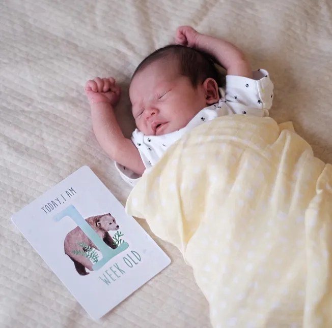 Usia satu minggu baby Al berpose bikin gemas! /©instagram.com/alicenorin