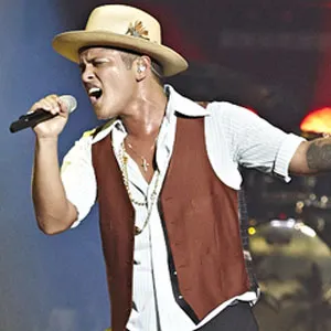 Bruno Mars - Treasure (Terjemahan)