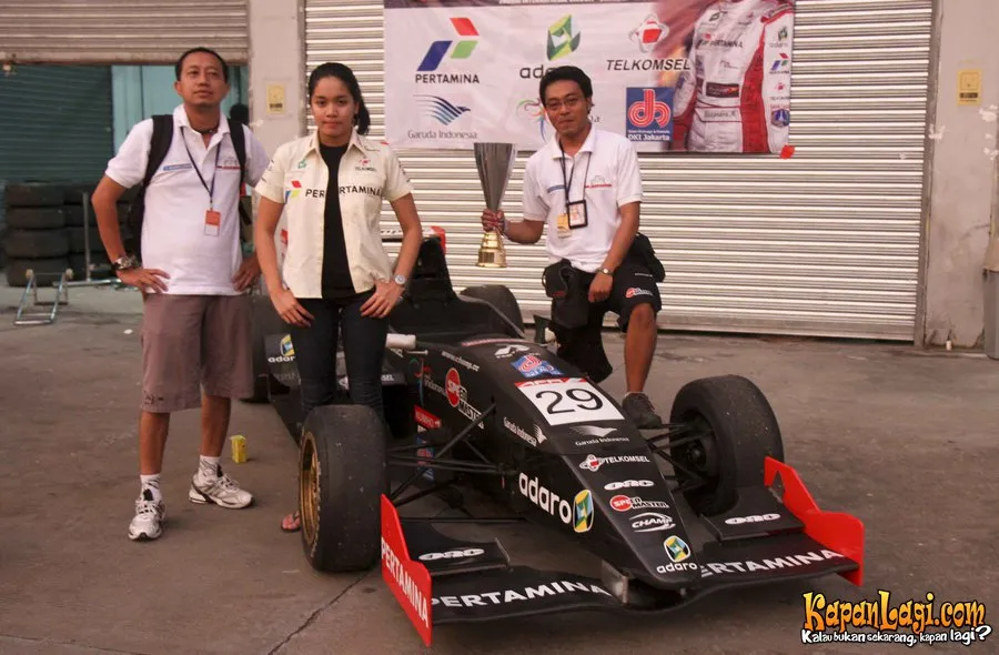 Alexandra Asmasoebrata Bersama Tim @KapanLagi.com®