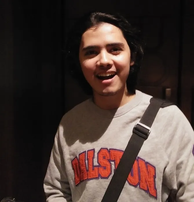 Aliando berterima kasih kepada para fans yang setia menanti karyanya. © KapanLagi.com 