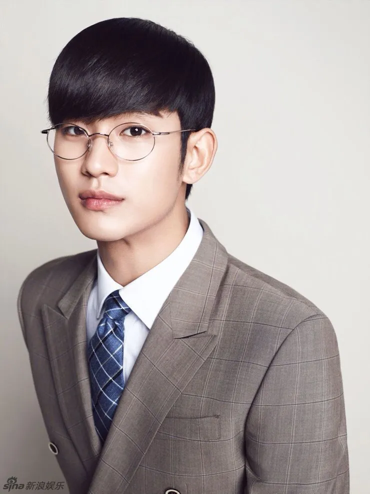 Kim Soo Hyun yang siap move on dari imej alien ke sutradara muda. ©ZIOZIA