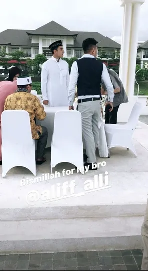 ©instagram.com/theisakhan