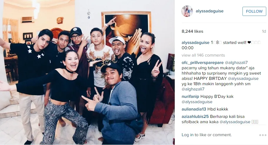 Pukul 00:00, orang-orang terdekat Alyssa pun berbahagia karena gadis tersebut telah berusia 18 tahun. ©instagram.com/alyssadaguise