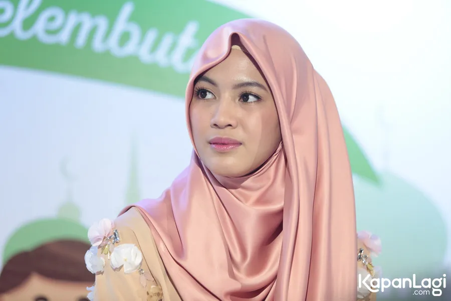 Alyssa ajarkan berbagi pada anak © KapanLagi.com/Muhammad Akrom Sukarya