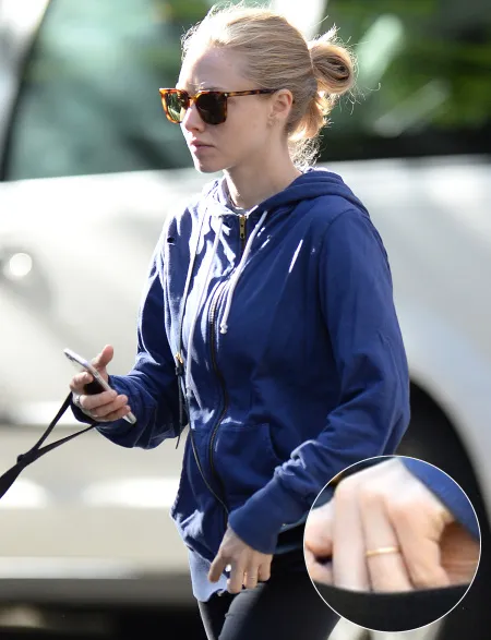 Amanda Seyfried tunangan © Splashnews.com