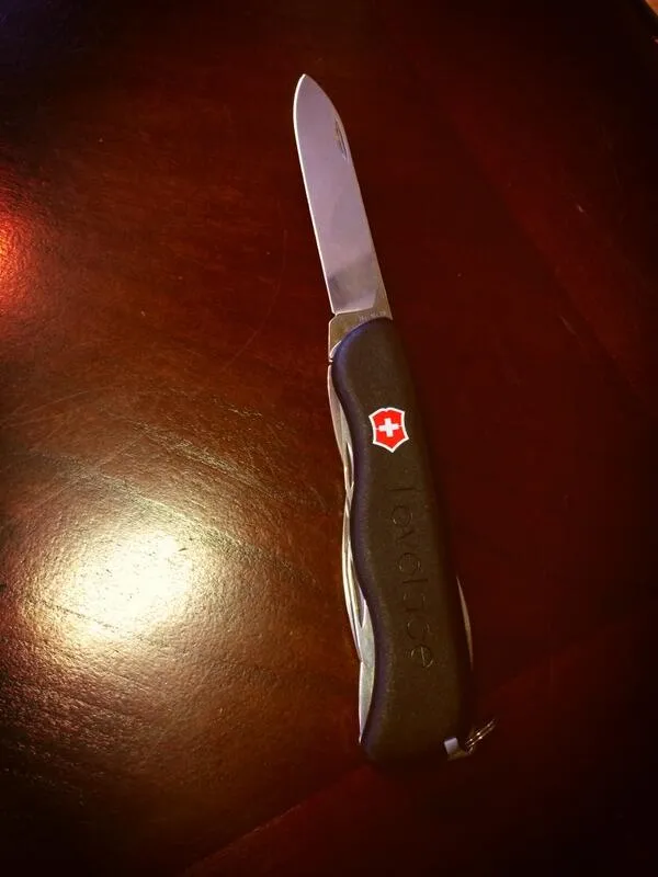 Pisau Amanda @ eonline.com