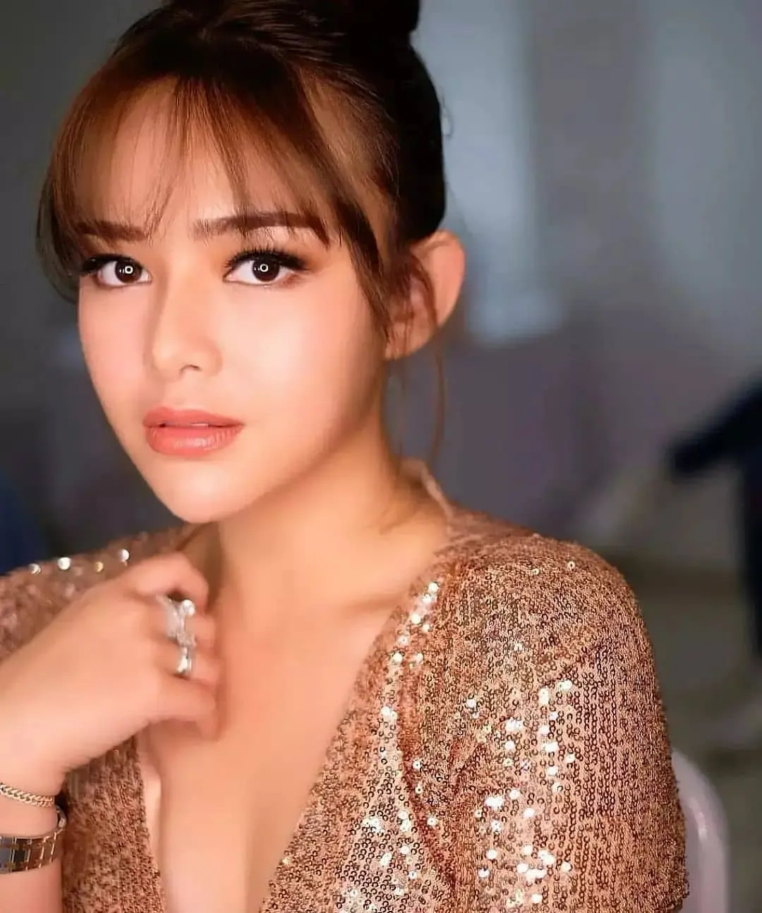 Amanda Manopo (credit: instagram.com/amandamanopo)