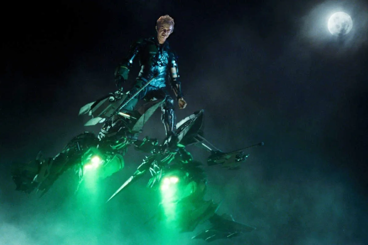 Dane Dehaan memerankan Green Goblin dalam cerita. Dari teman menjadi lawan. Apakah yang menyebabkan ia demikian?