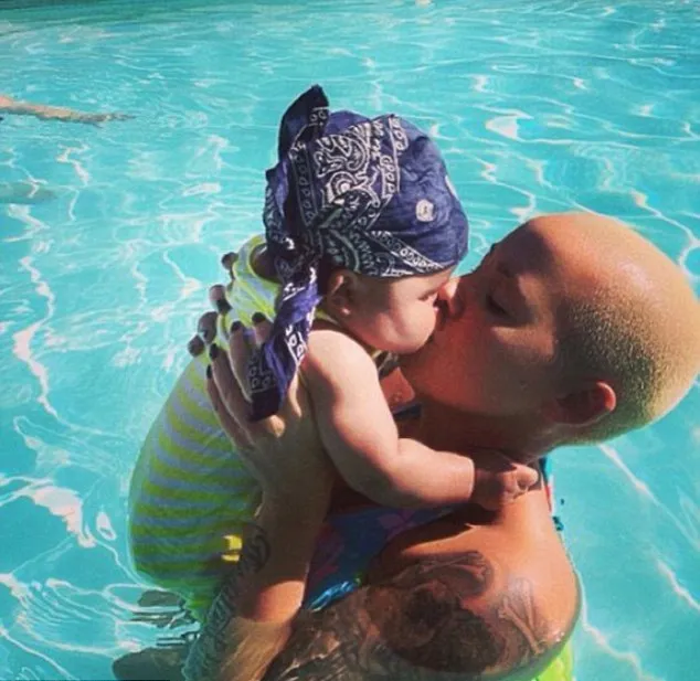 Sebastian dan Amber Rose @ dailymail.co.uk