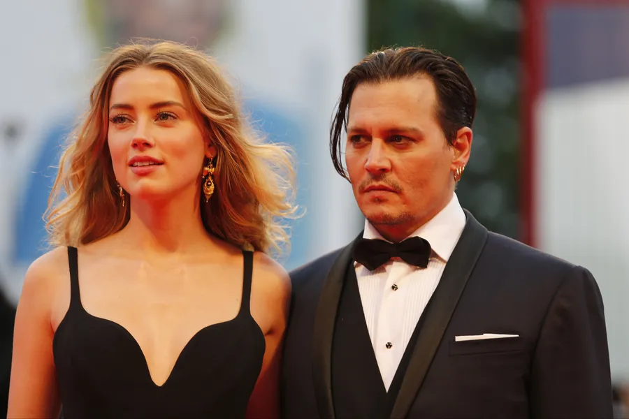 Setelah 15 bulan bersama, Amber gugat cerai Depp © splashnews