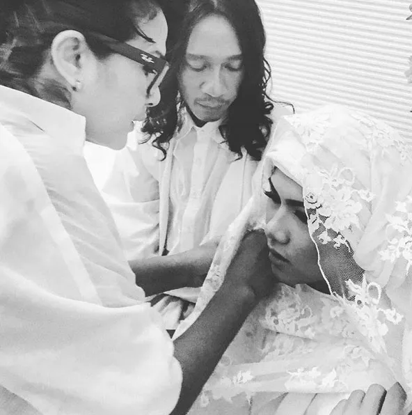 Ria Irawan memposting foto pernikahan Aming - Evelyn. Instagram/riairawan