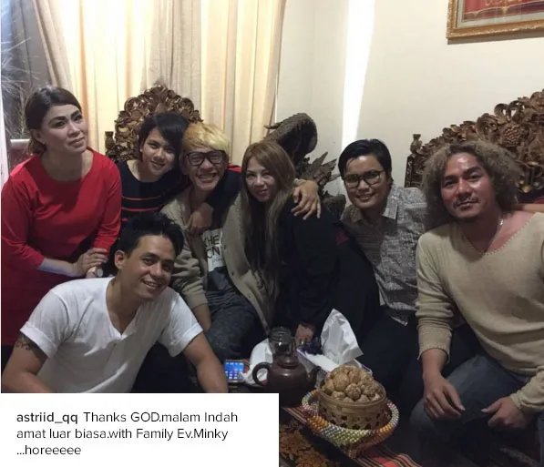 Pertemuan keluarga Evelyn. 姆nstagram.com/astriid_qq