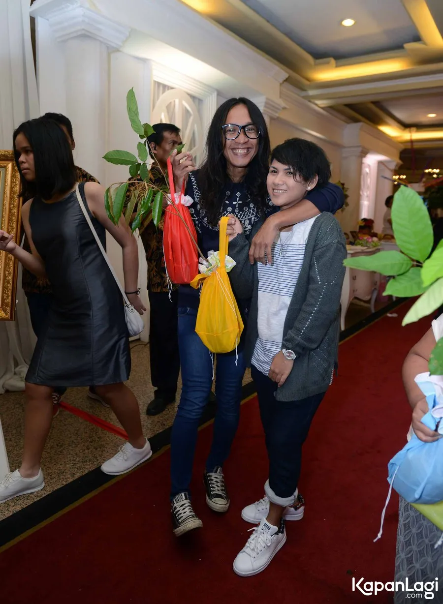 Aming dan Evelyn baru saja melewati satu tahun pernikahan, namun hadiah dari ulang tahun perkawinan itu adalah perceraian. ©KapanLagi.com/Muhammad Akrom Sukarya