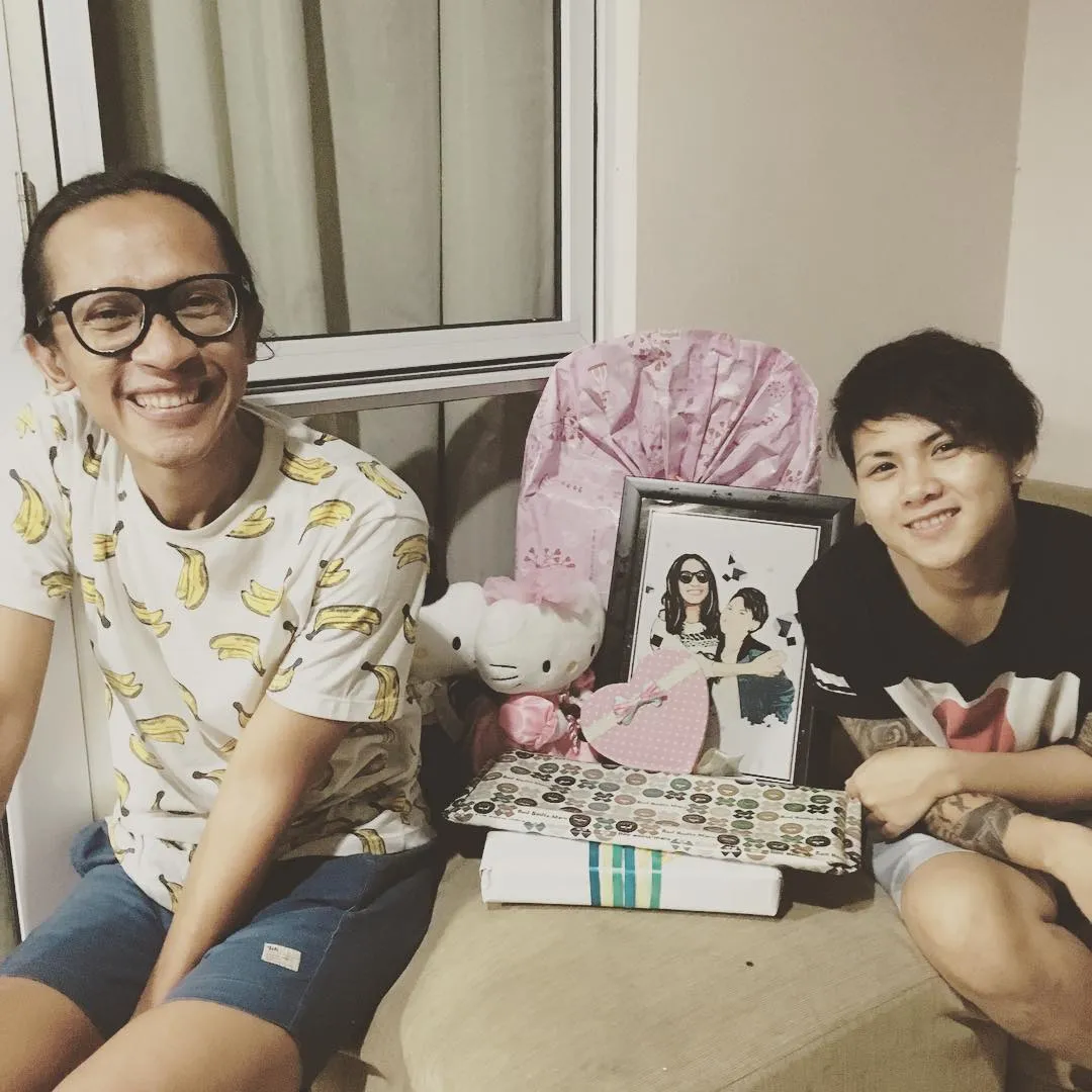 Aming dapat banyak kado dari fans © Instagram/psychodiva2016