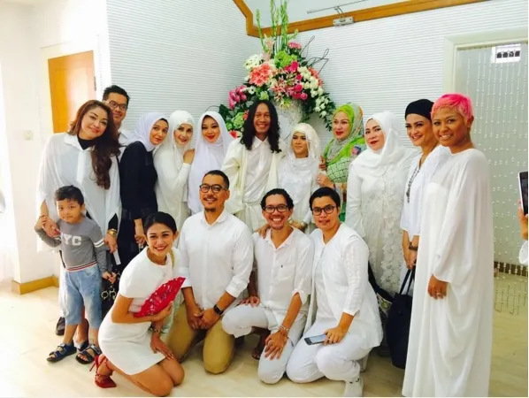 Aming baru saja menikah. ©instagram.com/melly_goeslaw