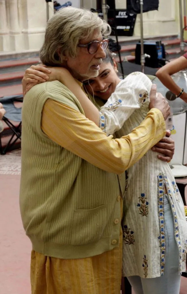 Kedekatan Amitabh dan Deepika, bagai ayah dan anak kandung @indianexpress.com