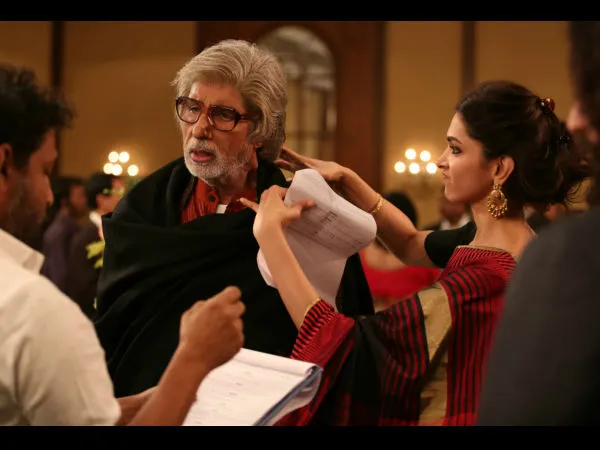 Ini dia tingkah Deepika yang ingin mencekik Amitabh Bachchan saat syuting 'PIKU' @filmibeat.com