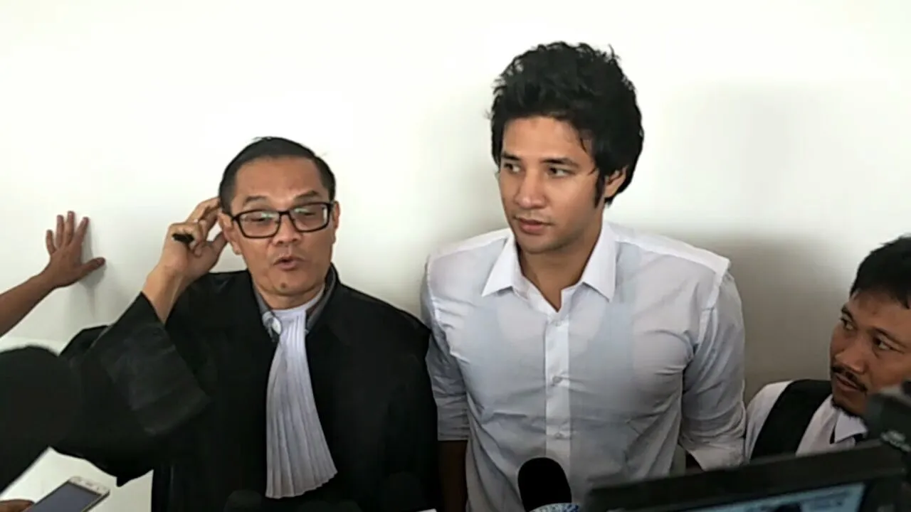 Ammar Zoni akui dirinya bersalah dan minta direhabilitasi agar kembali normal dan produktif © KapanLagi.com/Adi Abbas Nugraha