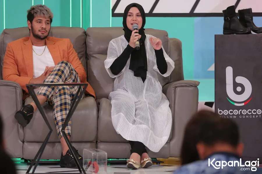 Irish Bella dan Ammar Zoni concern dengan sepatu © KapanLagi.com/Budy Santoso