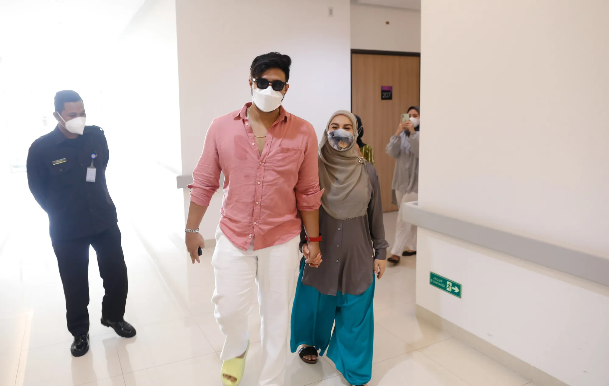 Ammar Zoni dan Irish Bella di di RSIA Bina Medika Bintaro Tangerang Selatan, Kamis (25/8) Credit: Bayu Herdianto © KapanLagi.com