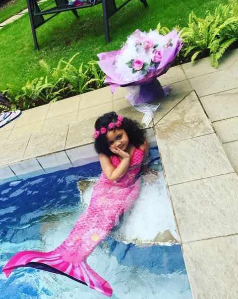 Amora jadi putri duyung, unyu! ©instagram/ariannhaamoralemos