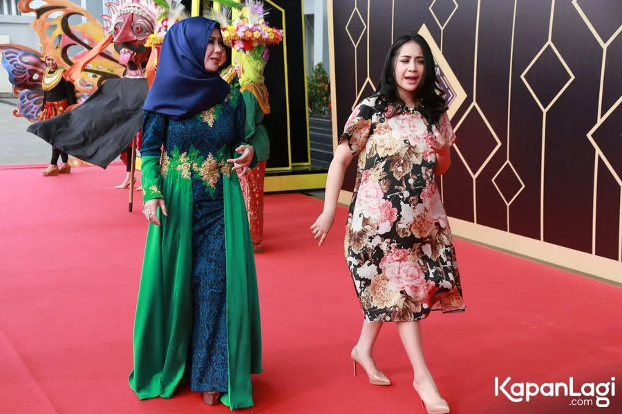 Amy Qanita dan menantunya, akhirnya Mama Amy terjun sebagai presenter di TV. ŠKapanLagi.com/Agus Apriyanto