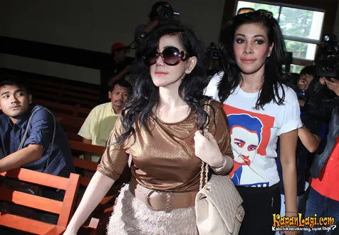 Ibunda Raffi membantah Gigi telah hamil.