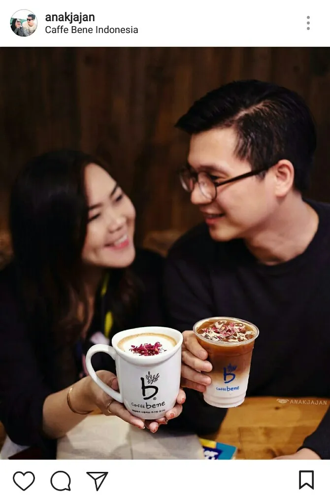 Kebersamaan Julia dan Marius saat ngopi di @caffebeneid (credit : instagram.com/anakjajan)