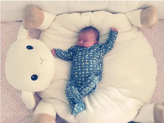 Olivia Wilde melahirkan anak perempuan © Instagram.com/oliviawilde