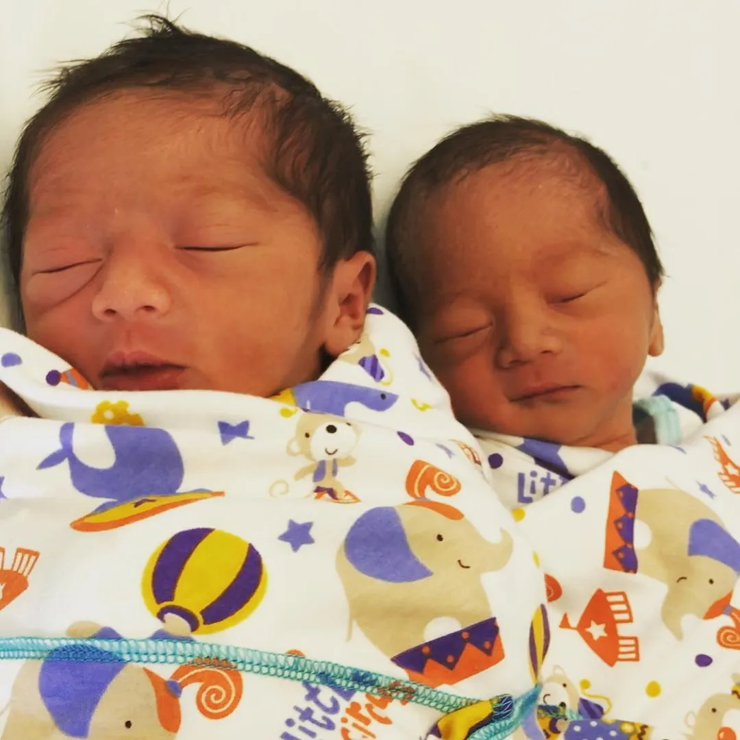 Kadek Devi melahirkan anak kembar © instagram.com/dewayoga_07