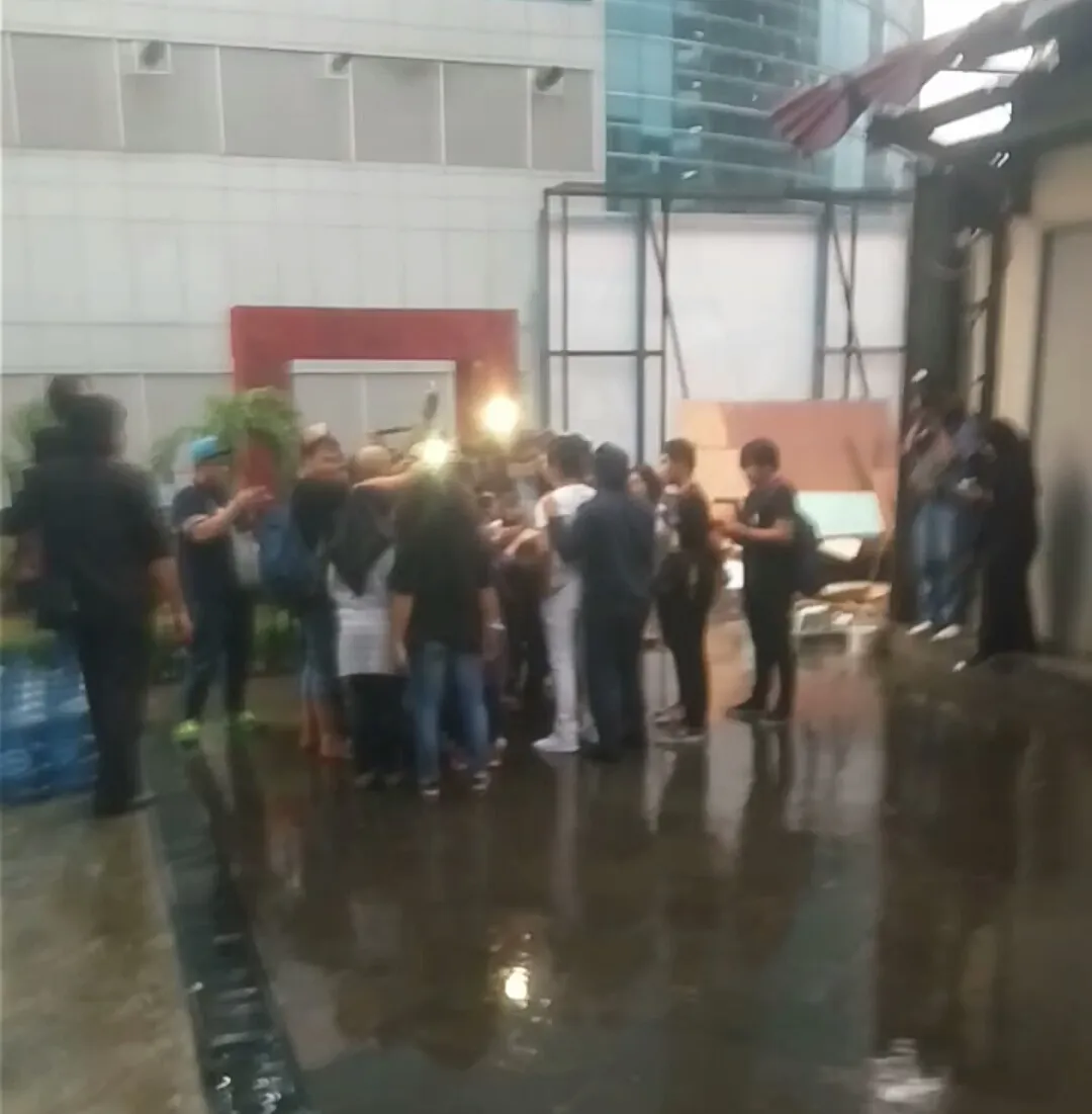 Aksi Andika menggiring wartawan © KapanLagi.com®/Abbas Adi Nugroho