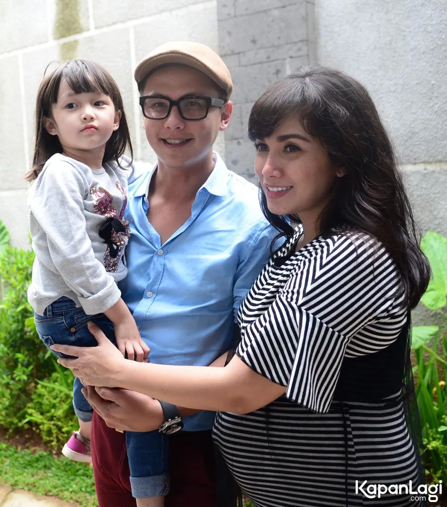 Jelang Lahiran Ussy Andhika Pratama Pindah Ke Rumah Jelang Lahiran Ussy Andhika Pratama Pindah Ke Rumah