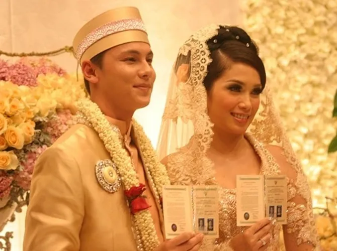 Foto yang diunggah Andhika saat merayakan anniversary. © Instagram/andhiiikapratama