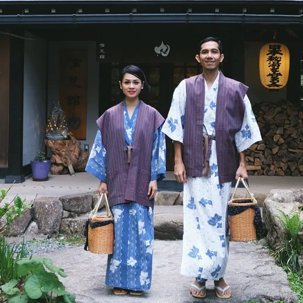 Andien dan Ippeh memakai baju khas dan tradisional Jepang saat bulan madu/©Official Instagram Andien Aisyah
