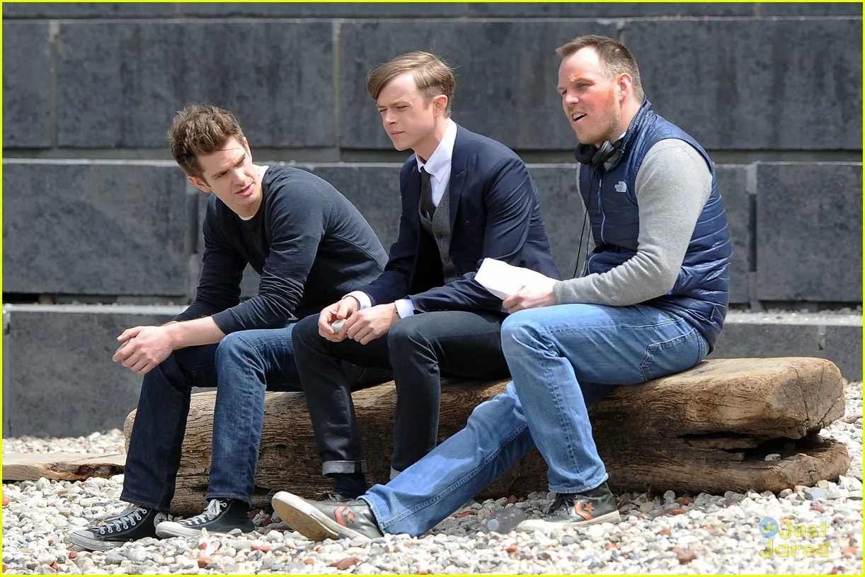 Dane DeHaan saat syuting THE AMAZING SPIDER-MAN 2 | Foto: justjared.com