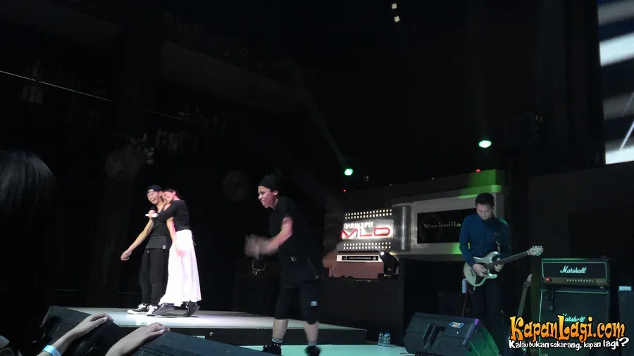 Momen mesra Agnes bersama Reza ©KapanLagi.com®/Soraya