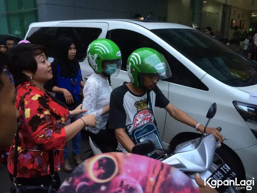 Angel naik Go-Jek © KapanLagi.com®/Mathias Purwanto