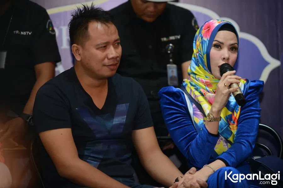 Angel tak mau termakan rumor soal suami © KapanLagi.com/Bayu Herdianto