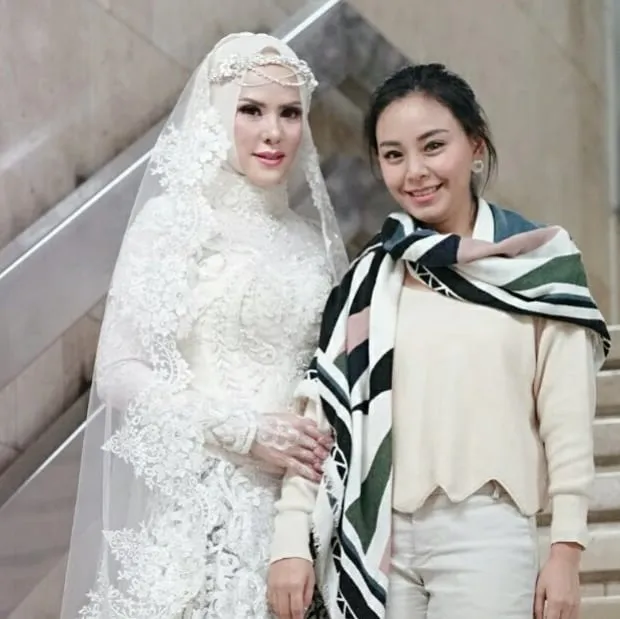 Di hari spesial-nya ini, Angel tampak semakin cantik! Credit: via instagram.com/ellicia_maranti