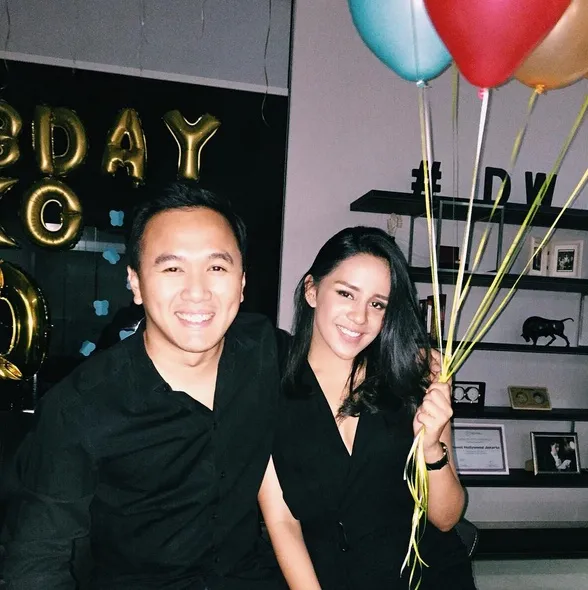 Adrie tegaskan Angel pacaran dengannya bukan karena uang © instagram.com/angelpieters