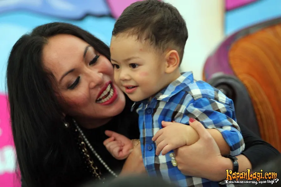 Angelina_Sondakh - Keanu