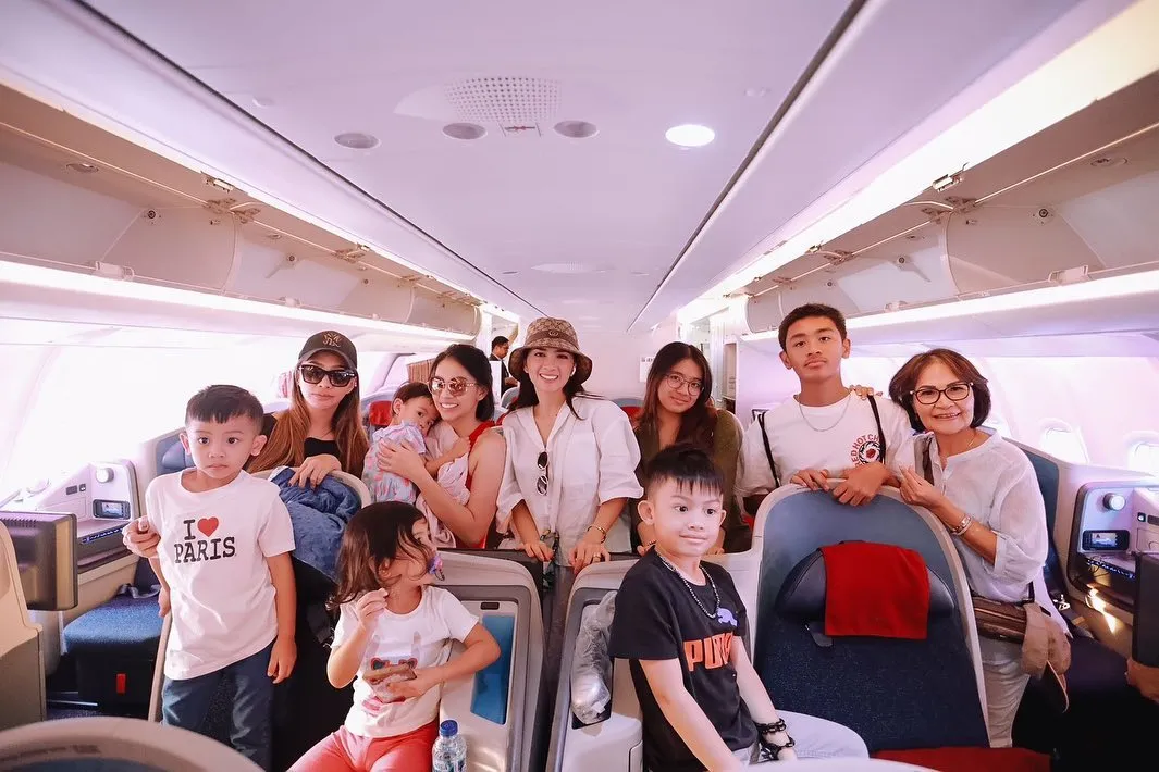 Angel Karamoy Bareng Keluarga (Credit: Instagram/realangelkaramoy)