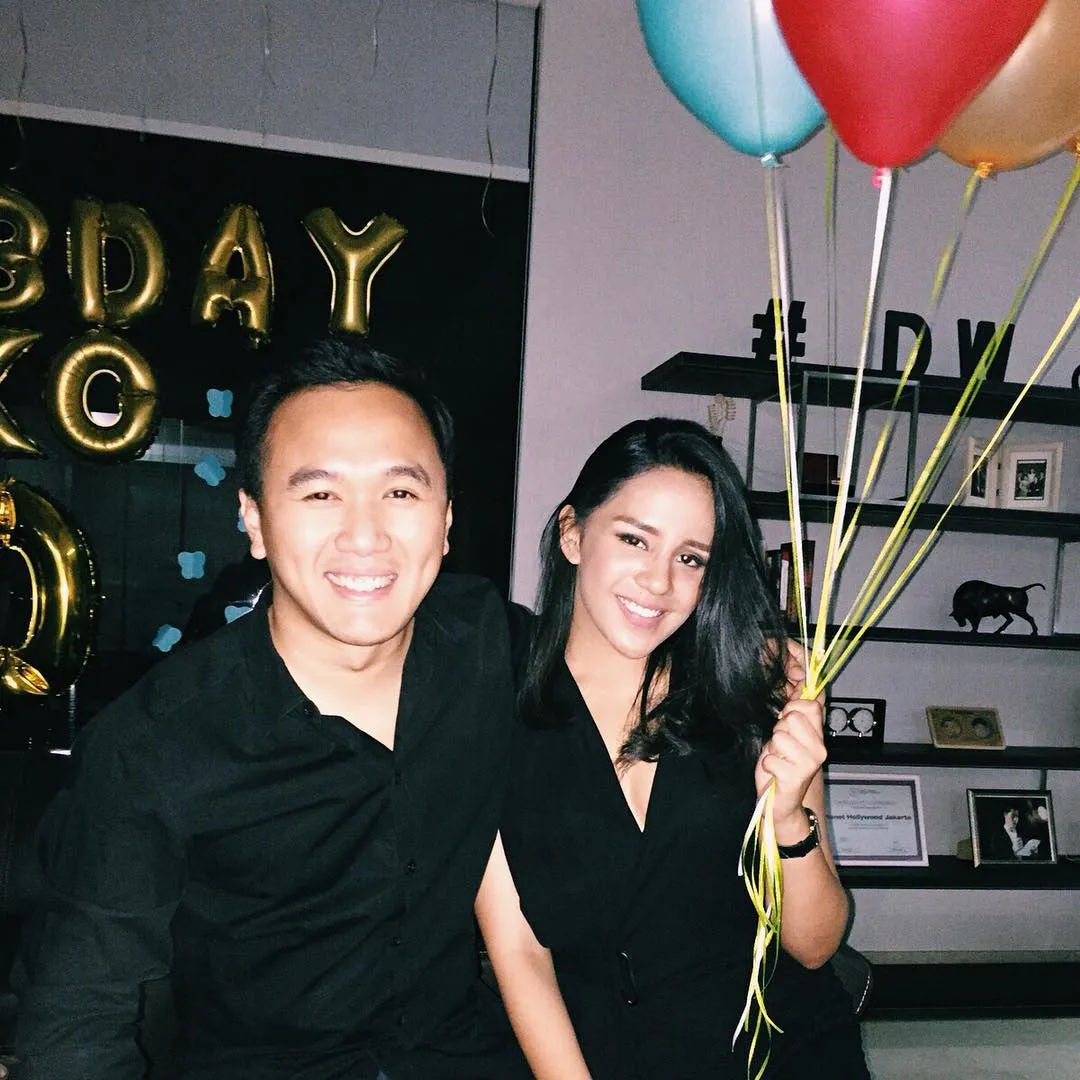 Adri Martowardjojo bantah berikan mobil mewah untuk Angel Pieters. ©instagram.com/angelpieters
