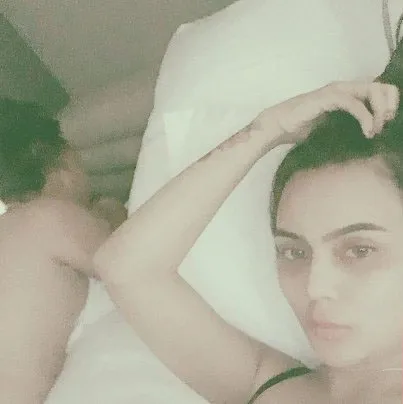 Foto Anggita Sari dan Vicky Prasetyo di rumah sakit yang jadi kontroversi. ©instagram.com/anggitasariofficial91