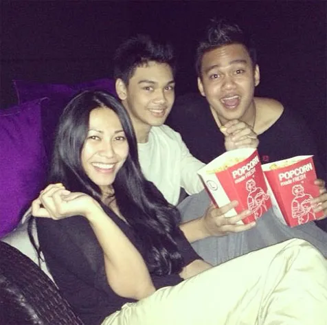 Anggun, Mikha dan Gede Bagus @foto: Twitter Anggun